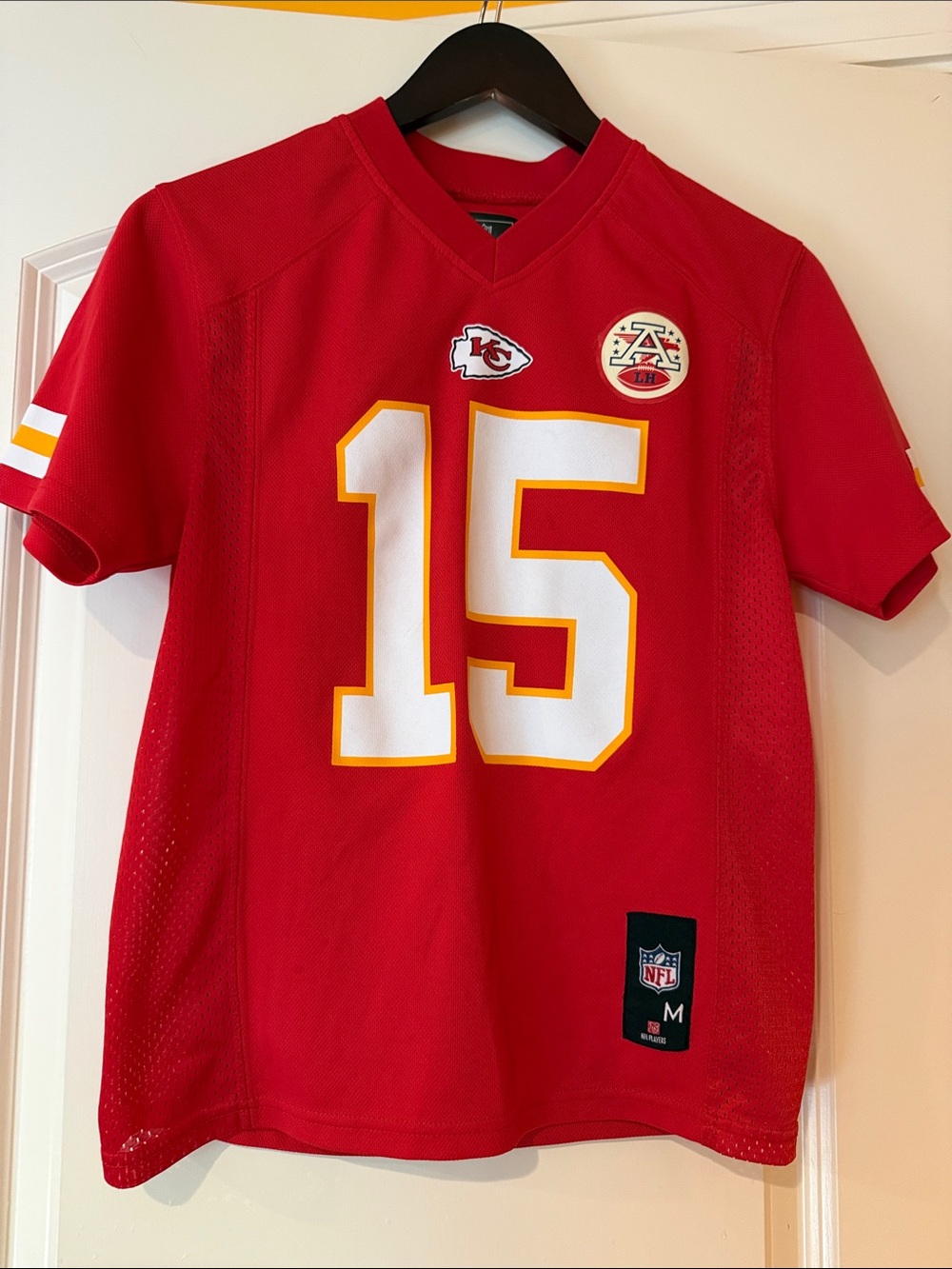 Patrick Mahomes NFL Apparel Chiefs Game Jersey Youth Size Medium 10/12